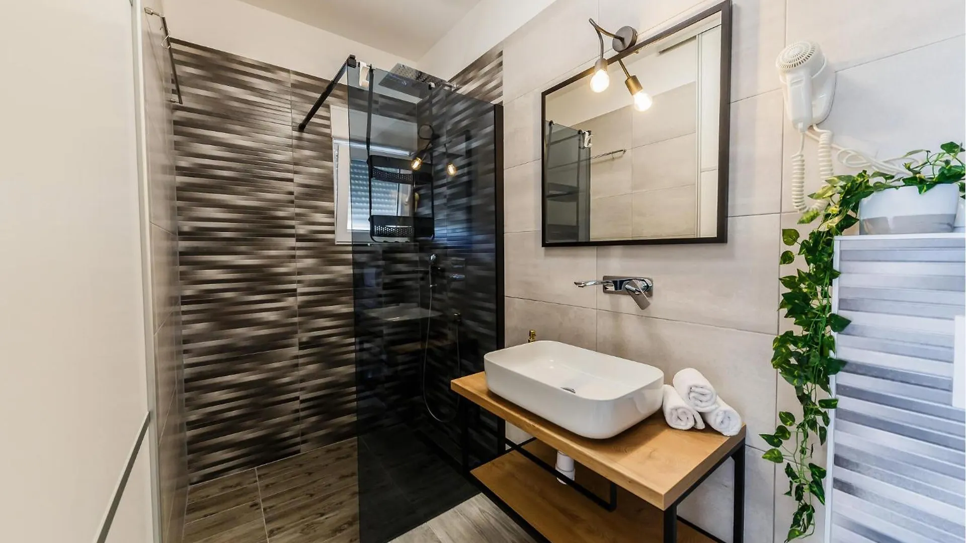 Nice Home In Kastel Stari With Jacuzzi Σπίτι διακοπών