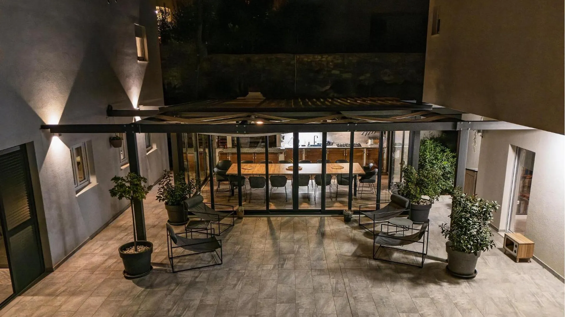 Nice Home In Kastel Stari With Jacuzzi Σπίτι διακοπών