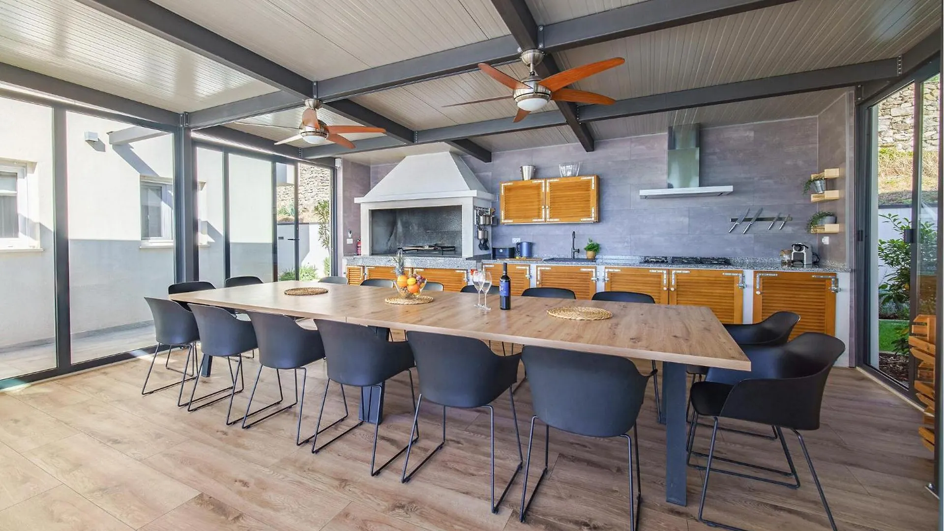 Σπίτι διακοπών Nice Home In Kastel Stari With Jacuzzi Κροατία